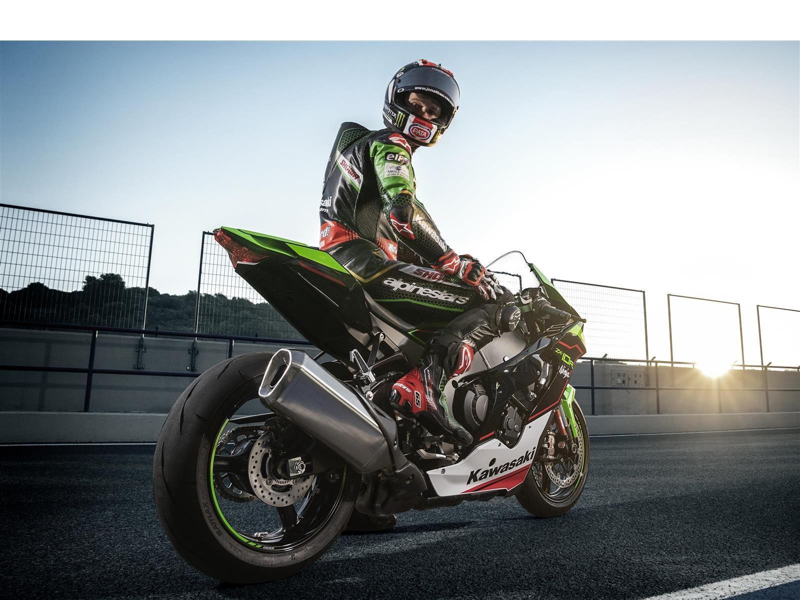 Мотоцикл KAWASAKI NINJA ZX-10R - Lime Green/Ebony/Pearl Blizzard White '2024